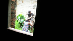 MiguellTrajano: Курьер следовал за клиентом на брошенный участок, чтобы дать его задницу очень горячую на улице и без презерватива - часть 1