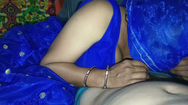 Kavita69: Dorpshuisvrouw erg hard neukend in het berijden van virale Hindi-seks