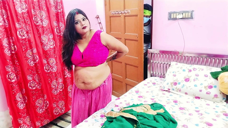 Horny Rose: Rose đụ bởi saree seller