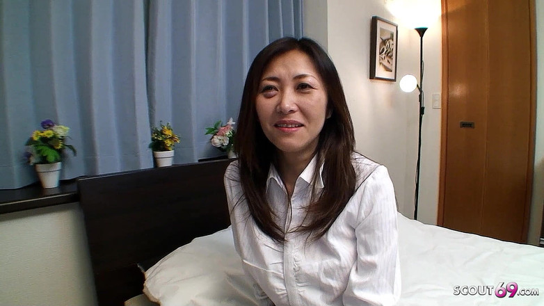 Asian porn collection: 日本妓女熟女在公寓里免费性交，无码