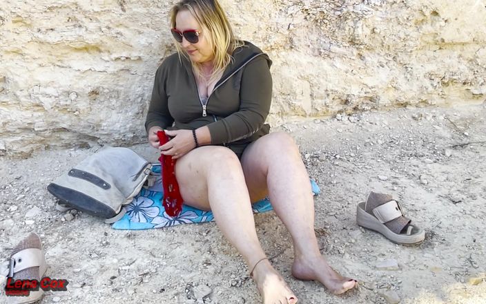 Lena Cox: Lena Outdoor Wet Surrender - One Toy, One Wall, Many Orgasms