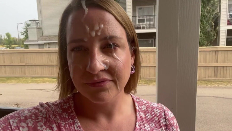Avril Showers: Hausfrau im sonnenkleid, sperma geht nach dem blowjob, gesichtsbesamung