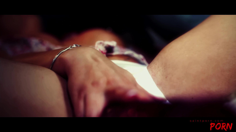 SaintPorn: Une Veuve Blonde Goûte La Vie Avec La Semence D’un...