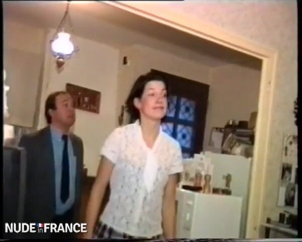 La France a Poil: A Poorly Concentrated Student More Willing to Fuck!