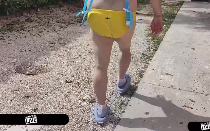 Immoral Live: Çılgın kovboyun anma günü minyon prenses Laya Rae ve Riley...