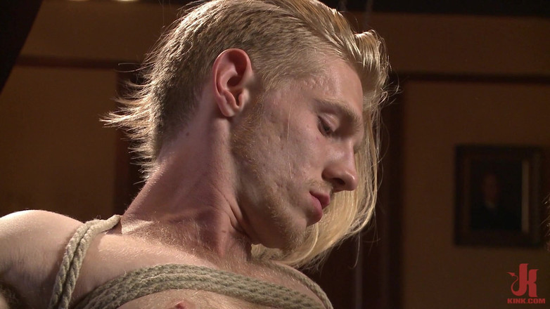 Kink Men Classics: Zach Clemens: прямий чувак смокче величезний камшот від доїння простати