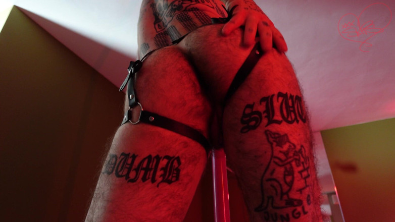 Xxx skips: Ftm Pole Dance futându-mi cu degetul pizda mea păroasă până...