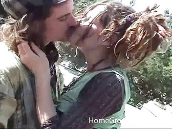 Homegrown Outdoor Sex: Pasangan sange ngentot di luar ruangan