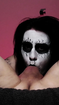 Black Metal Goth Deepthroats tak dobré, že dostane dva výstřik do krku