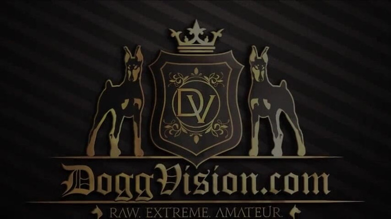 DoggVision: Grande culo 50a milf mio marito non ama i preservativi