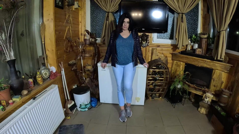 MILFy Calla: Cameltoe MILF Dances, Teases &amp; Pees in Her Jeans - Wet Fetish...