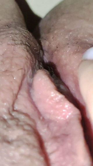 Poller751: Chatte russe juteuse en gros plan