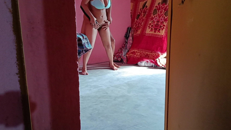 Priya ki Papa: 印度农村女孩印度女大学生和坏男孩数学老师在商店里做第一次sax