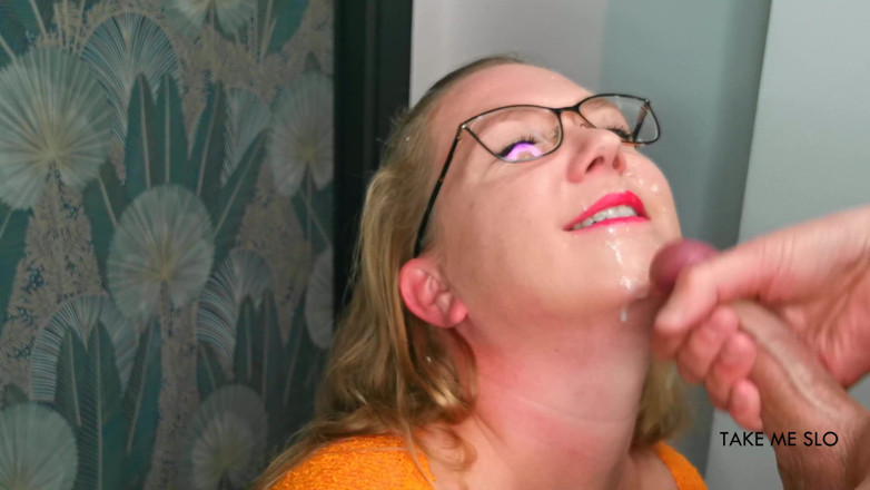 TakeMeSlo: Nie spodziewam się tyle spust - POV blowjob i twarzy