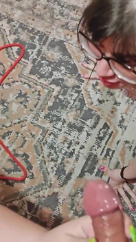 3 bruxas (uma delas grávida) me usam e me vestem como empregada para convocar o diabo