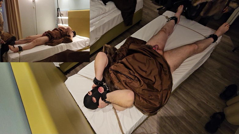 Femdom-Team-German: Мій найманий раб отримав дозвіл подарувати мені хутряну шубу — частина 3