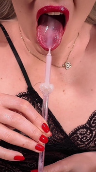 Urethral Cumplay JOI: Bohyně dojí 3 záběry se skleněnou brčkou