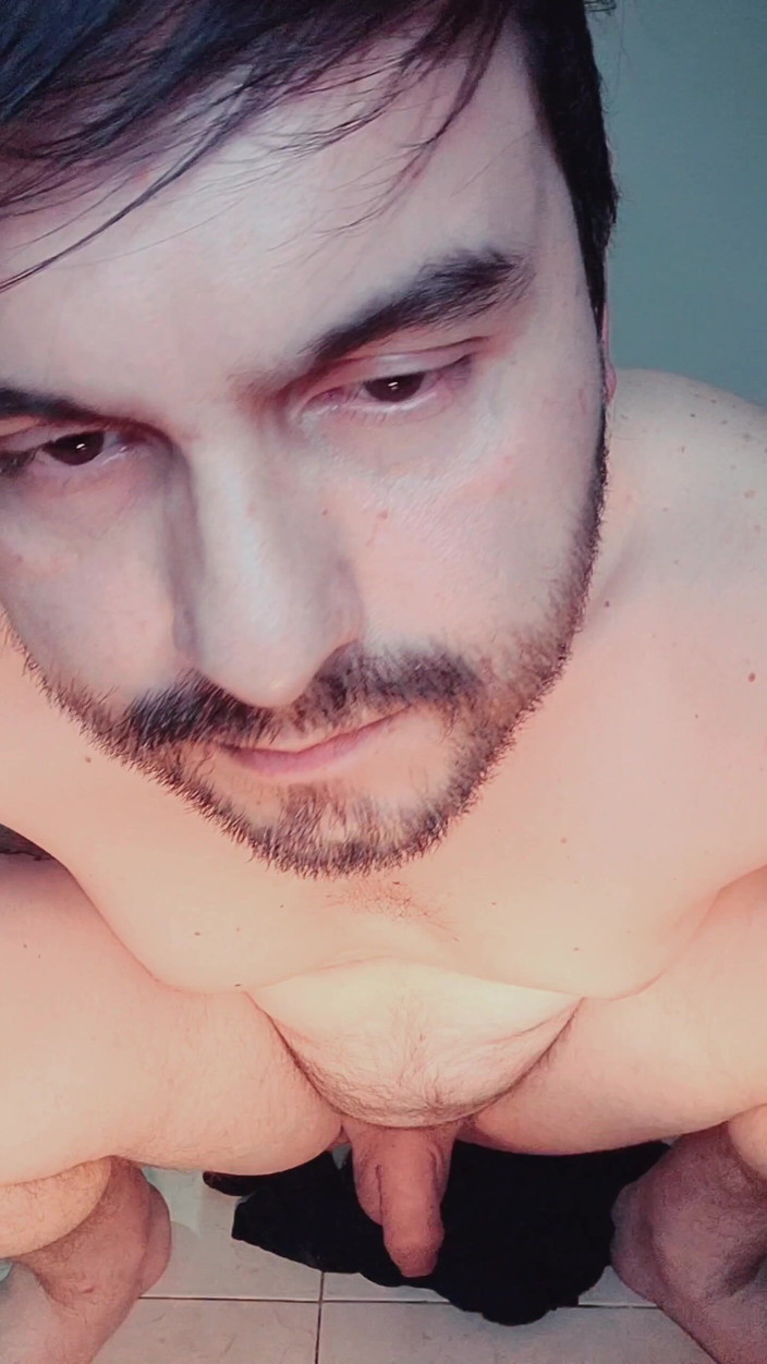 SlutClosetedfag: Călărindu-mi vibratorul