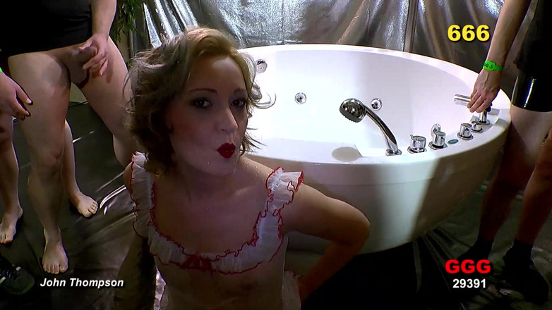 Piss Lover: Mladý, ochotný, naštvaný - cum na obličej nahoře