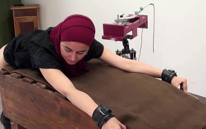 The Spanking Machine: Mesin cambukan Yasmeena3 - cambukan pantat