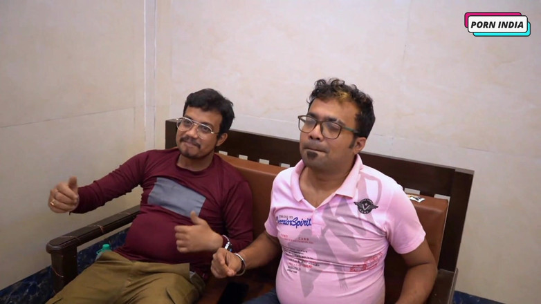 Porn India Studio: सबसे अच्छे दोस्त पार्टी कर रहे हैं और सुंदर लड़की को चोदते हैं