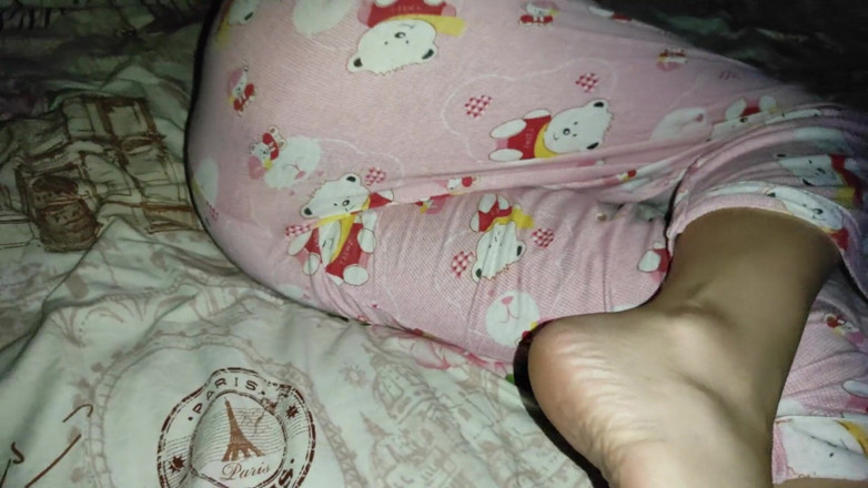Taboo Room: Sorellastra e vecchio fratellastro scopano sul letto dei genitori! Stanza...