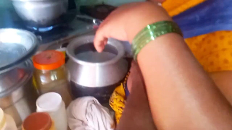 Priyanka314: Desi Bhabhi Cooking Homemade Sex