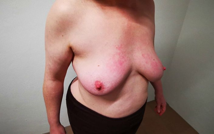 Bouncy Tits Action: Цицьки лупцюють у прямому ефірі на веб-камеру
