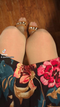 Crossdresser Fucking My Own Legs