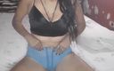Karely Ruiz: Geile schoonzus stuurt masturberende video&amp;#039;s naar haar stiefvader