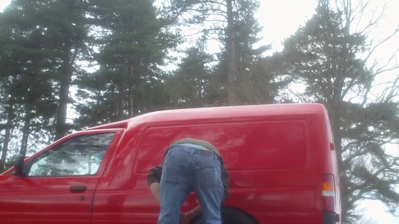 Movies by Louise: Mostrándose en la camioneta gloryhole (solo)