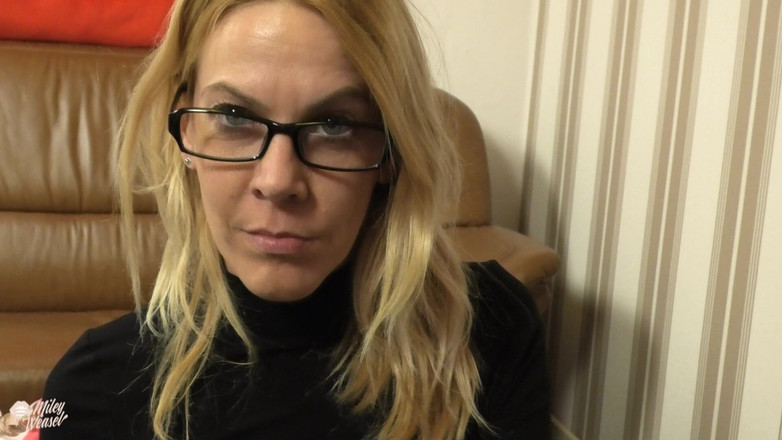 Miley Weasel: Fuck!! Apply as a Sex Toy Tester!