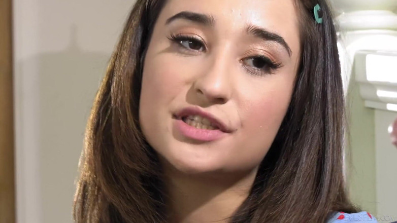 Out Of The Family: Mimo rodinu – Sexy teenagerka Isabella Nice dostává anální sex od...