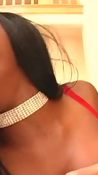 Jada Fire adore les grosses bites blanches dans le cul