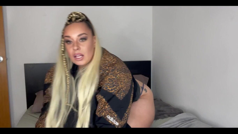 Anastasia Lux: Feito este vídeo hoje à noite diga obrigado com uma dica...