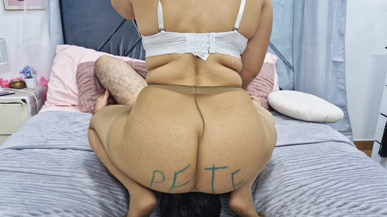 Tina and edward: 使用肤色连裤袜