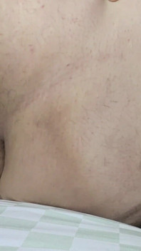 Me encanta sentir las bolas lentamente deslizarse