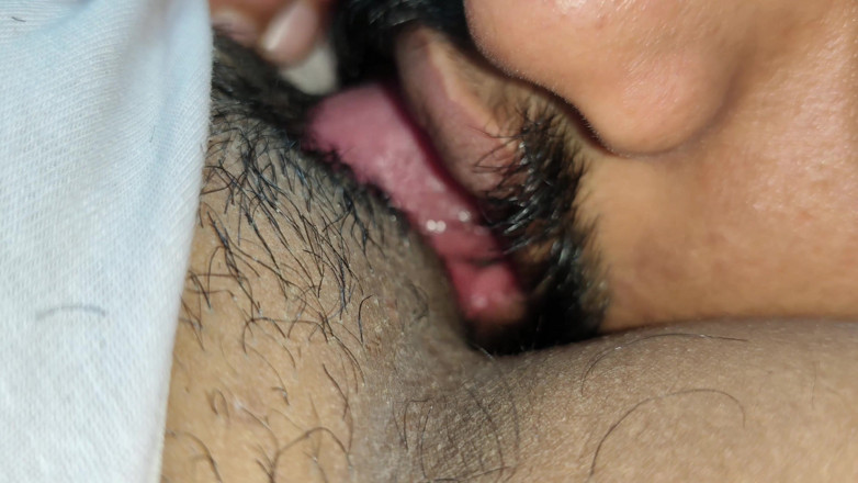Vaigavarun45: Cuplu malayali sexy anal lick gaura și pizda deep lick romantism
