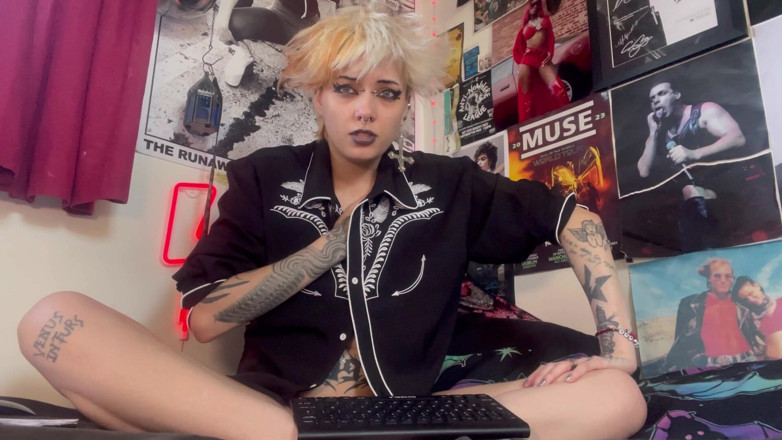 Glitterqueen1999: Verpleegster herkanst patiënt