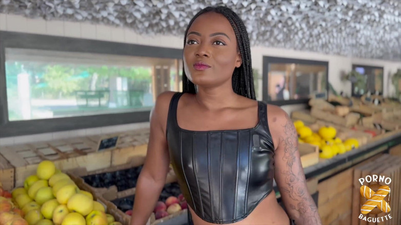 Porno Baguette: Azgın, güzel zenci, gerçekten sert sikiliyor