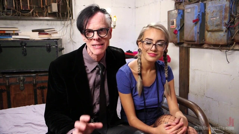 Kink University: How to Fuck While Using Vibrators