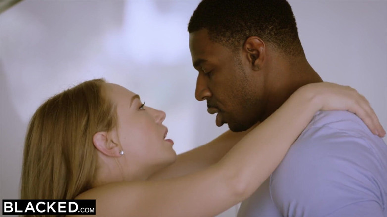 Blacked: BLACKED - Kagney Linn karter ama il culo degli uomini di...