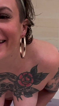 Tattooed PAWG Plays in the Tub and Vapes