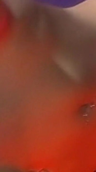 La mora esplode nel piacere con un'intensa sgrillettata
