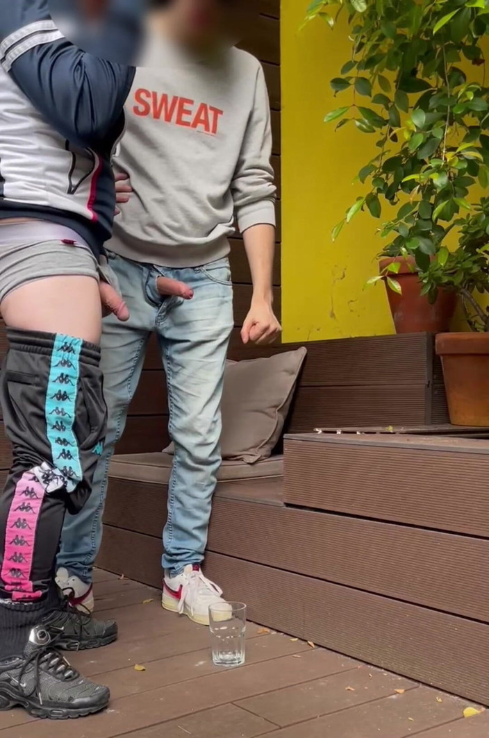 AmateurBoysPissing: 2 Boys Try to Pee in a Glass