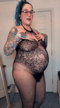 Vyzkoušejte bodystocking, zatímco je 37 týdnů těhotná!