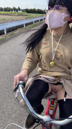 No.128 Roadside Tuck-and-flash Cycling
