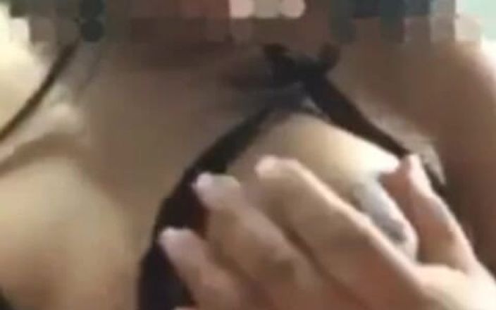 Sofixxx: Wanita dewasaku nelpon videoku dan bilang kalau ini cuma untuk...