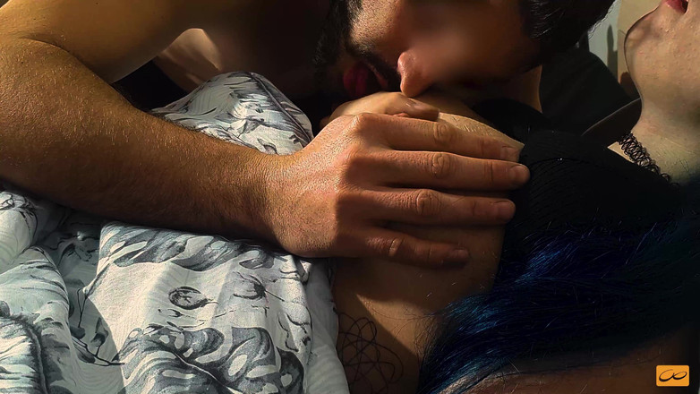 Unlimited Orgasm: 熱い乳首をからかい、ブルーインクの少女が爆発するまで - 無制限のオーガズム