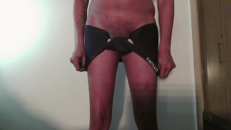 scrabberavi: Seluar dalam seksi Cuba